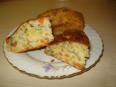 Наливной пирог на кефире с семгой и сыром. Пошаговый рецепт с фото