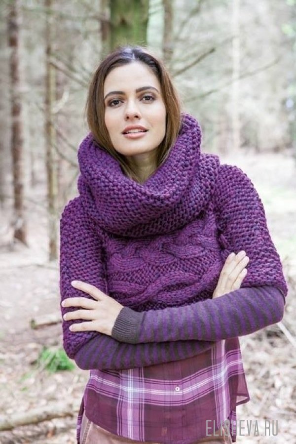 Укороченный пуловер с воротником-трансформером "Хомут и капюшоном 2в1", вязаный спицами