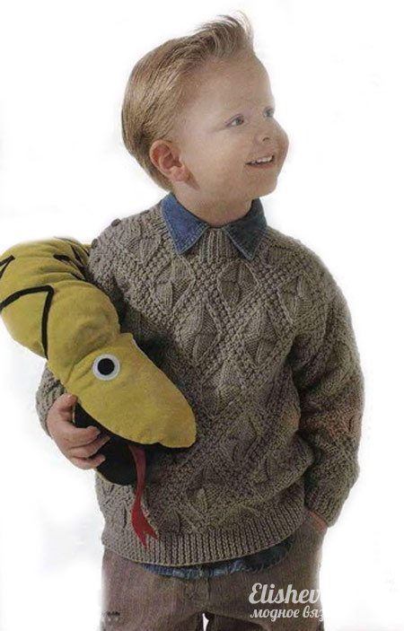 Ажурный пуловер для мальчика вязаный спицами