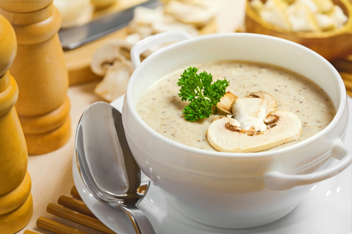 Нежный крем-суп из белых грибов с гренками. Рецепт