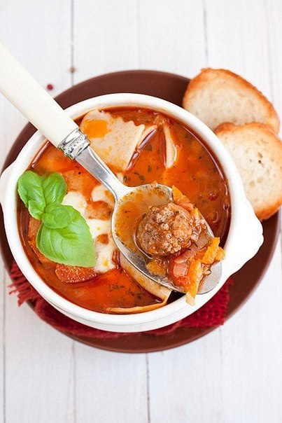 Сытный и необычный суп для любителей лазаньи. Рецепт