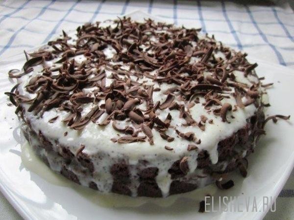 Шоколадный торт с кремом из сметаны. Простой и быстрый пошаговый рецепт с фото