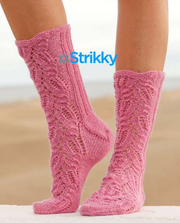 Ажурные носки «Think Pink» от Drops Design, вязаные спицами