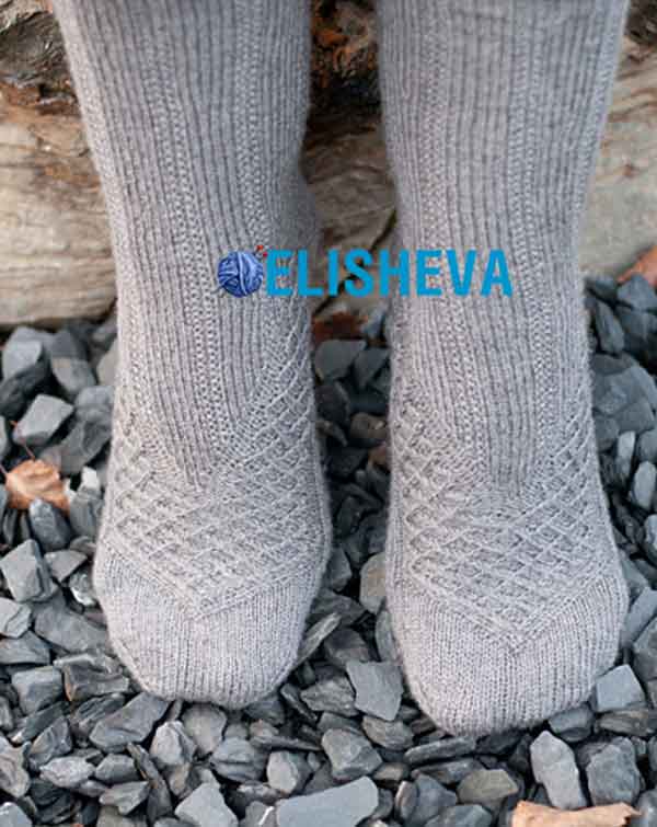 Вязаные носки Maeva by Stefanie Bold с шикарным узором спицами
