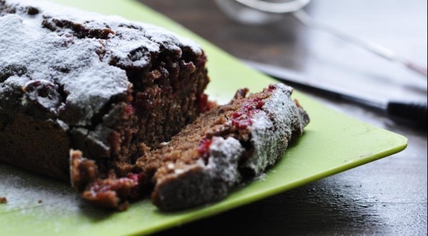 Шоколадный кекс-манник с ягодами, пошаговый рецепт с фото