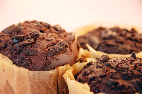 Шоколадные маффины с какао, рецепт с фото
