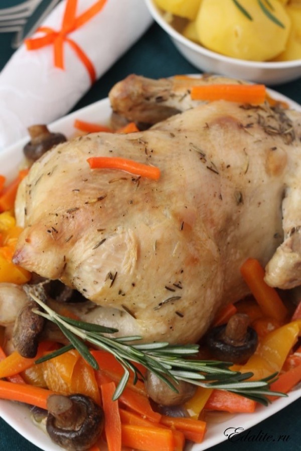 Курица с розмарином тушёная в духовке: быстрый и простой рецепт