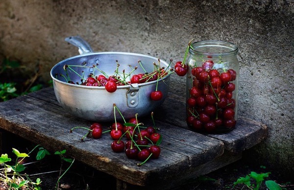 Заготовка вишни в собственном соку на зиму: рецепты пошагово + ВИДЕО