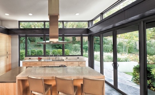 16 примеров кухонь с панорамными окнами
