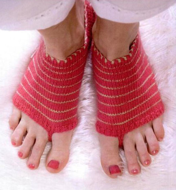 Носки с открытыми пальцами от Kate Atherley вязаные спицами
